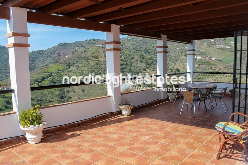 Foto 1fb55cfa-e44e-40f4-bce0-c959b7130a68. Casa en Torrox pueblo Torrox