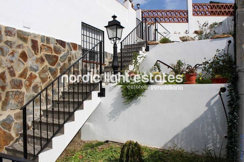 Foto 76b3724b-c7ef-4212-b0cf-ce862d897959. Casa en Torrox pueblo Torrox