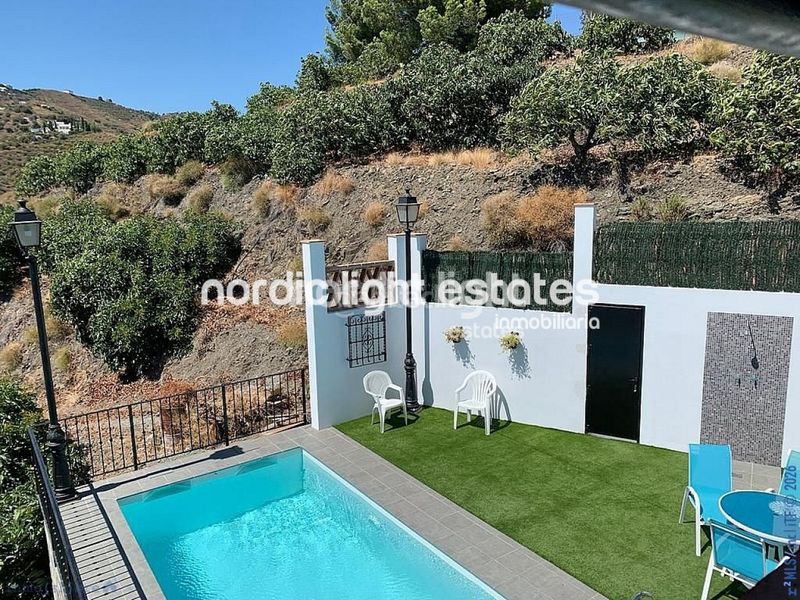 Foto 7974d934-f9ea-4b9a-9de6-bda3d9d3945a. Casa en Torrox pueblo Torrox