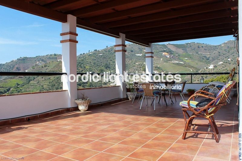 Foto b346601f-f509-43f5-8158-0d8093dd3c8f. Casa en Torrox pueblo Torrox