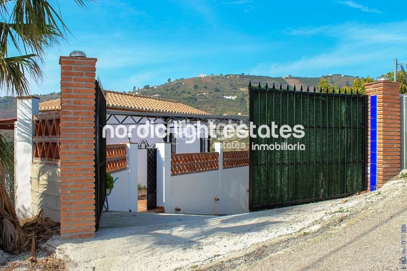 Foto d261e2e1-8f27-47d8-801c-6e40ee925e09. Casa en Torrox pueblo Torrox