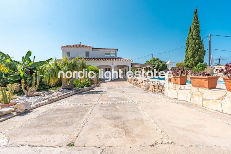 Foto 3b92f89c-afe2-429e-9f90-91fe18647554. Casa amb aparcament piscina a Avda Pescia - Ctra de Frigiliana Nerja