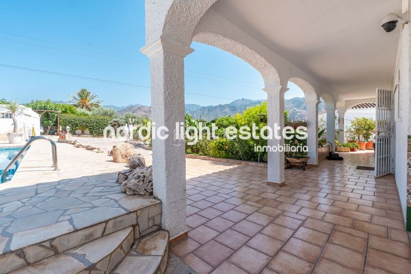 Foto cc077313-1892-4384-a35b-c92b27f4995e. Casa amb aparcament piscina a Avda Pescia - Ctra de Frigiliana Nerja