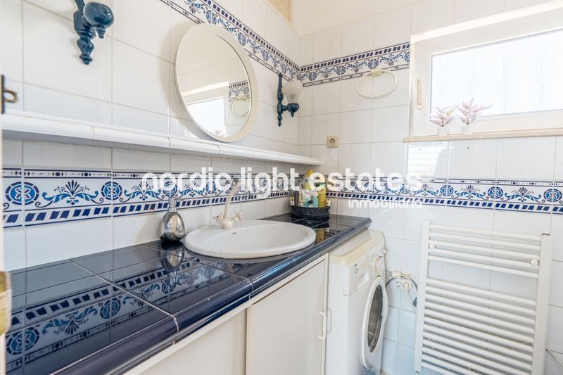 Foto dde42432-fda3-483d-8cd4-7a649e183ef6. Casa amb aparcament piscina a Avda Pescia - Ctra de Frigiliana Nerja