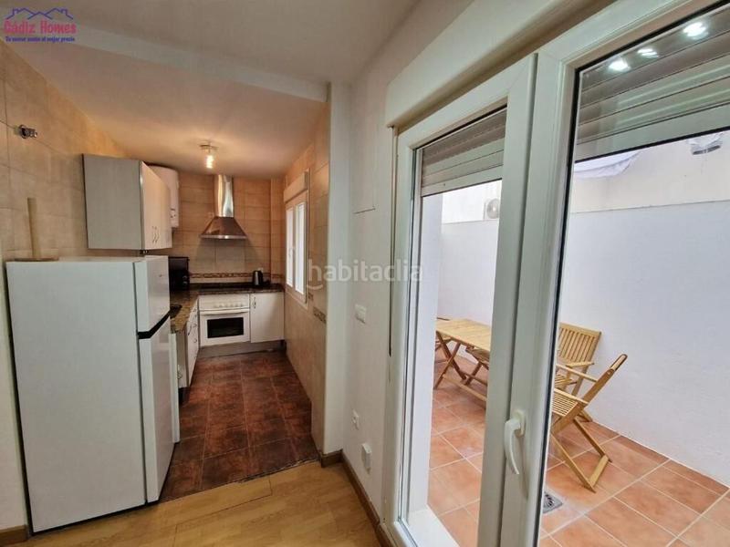 Foto b9be5573-505c-4eea-b256-ba906a5e4813. Piso apartamento en planta baja .zona teatro falla en Cádiz