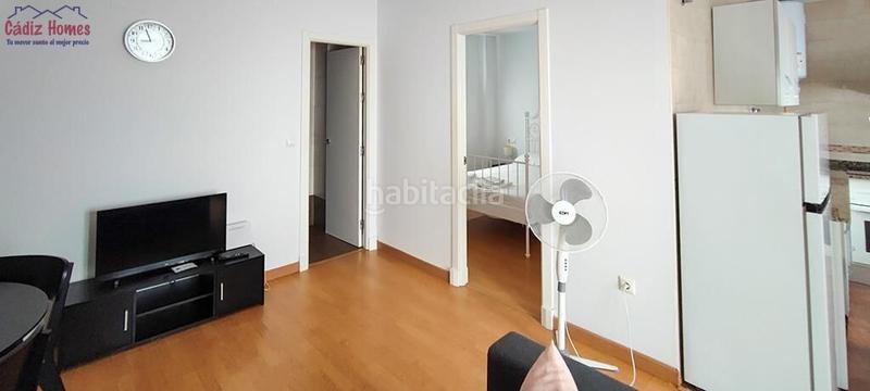 Foto e2146389-ff1b-41e4-a965-23ade4d6e86c. Piso apartamento en planta baja .zona teatro falla en Cádiz
