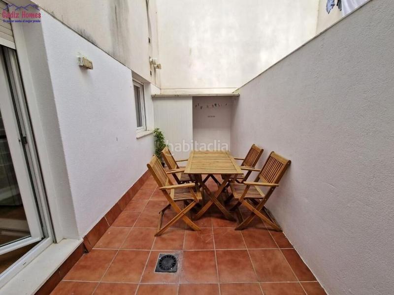 Foto ea47172b-3d4c-4d88-a083-40981d3e5189. Piso apartamento en planta baja .zona teatro falla en Cádiz