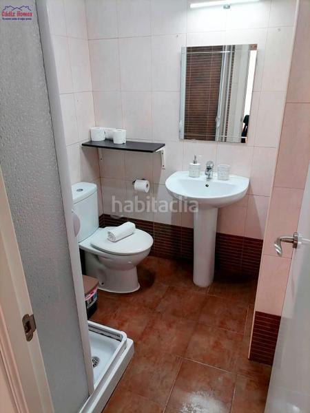 Foto fc52eb2e-ebb7-4462-aed5-e689442a5f7e. Piso apartamento en planta baja .zona teatro falla en Cádiz