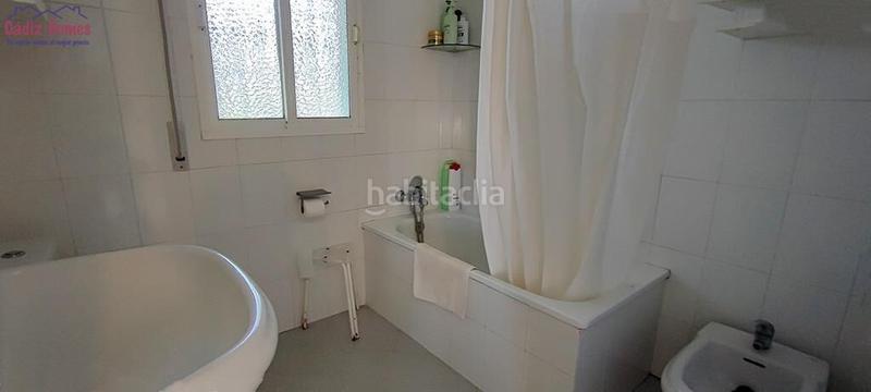 Foto 0d7c6a48-613b-4535-bd5b-e241f3be1744. House with parking in La Barrosa Chiclana de la Frontera