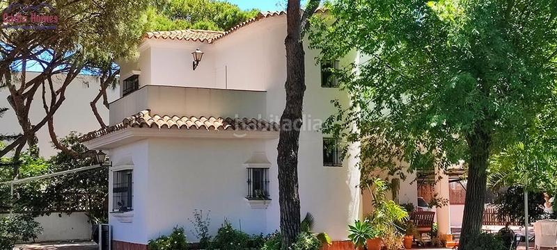 Foto 17ced747-dab4-4583-b71c-5d91343f126f. House with parking in La Barrosa Chiclana de la Frontera