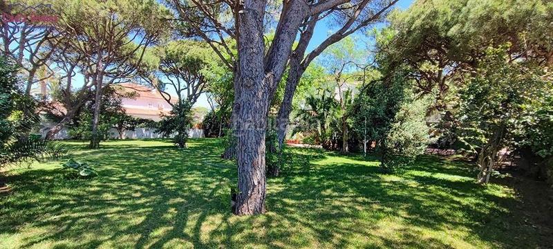 Foto 2a1808aa-93de-4a4c-adb1-e839724bd113. House with parking in La Barrosa Chiclana de la Frontera