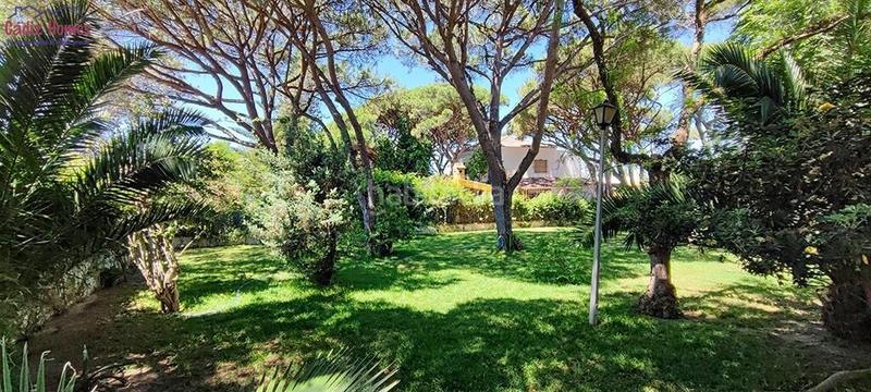 Foto 550a6518-926f-4f60-b59c-9e6d7c1f71b2. House with parking in La Barrosa Chiclana de la Frontera