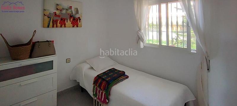 Foto af0c1feb-0564-494e-9c5f-e1fc2ed31502. House with parking in La Barrosa Chiclana de la Frontera