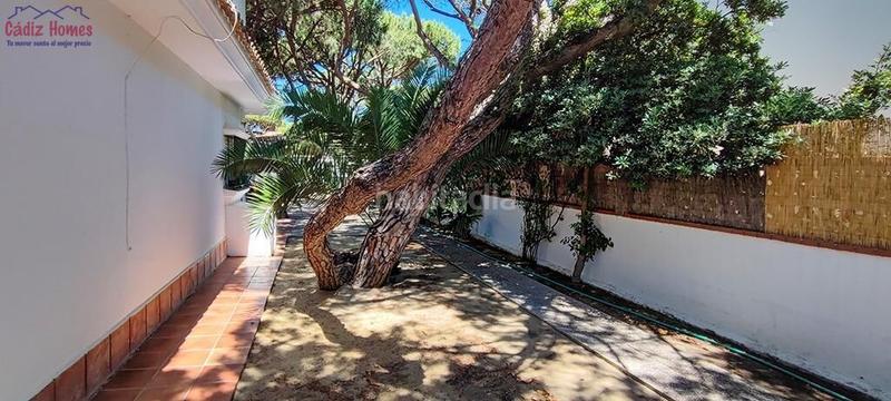 Foto bb7764dd-8d3e-47ed-b960-7faa3845a8d0. House with parking in La Barrosa Chiclana de la Frontera