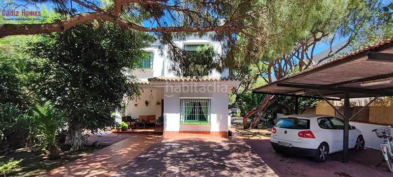 Foto e8c31c9f-fa85-48dd-a0c0-71d0c27b2479. House with parking in La Barrosa Chiclana de la Frontera