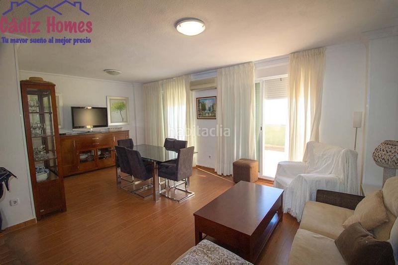 Foto 882ccb60-c775-4ff0-b585-daff81e35c23. Piso frontal al mar con amplísima y espectacular terraza en Cádiz