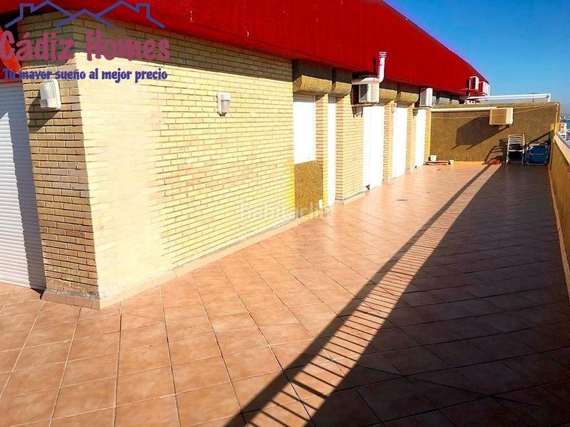 Foto a5824eb8-6404-4611-bcc5-f758a470972d. Piso frontal al mar con amplísima y espectacular terraza en Cádiz