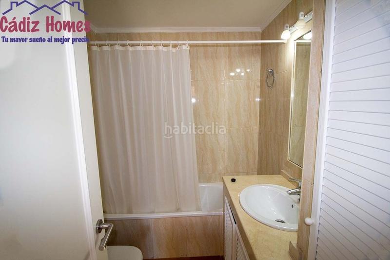 Foto c439a8be-d394-4772-a5f4-a3a0e5eec58b. Piso frontal al mar con amplísima y espectacular terraza en Cádiz