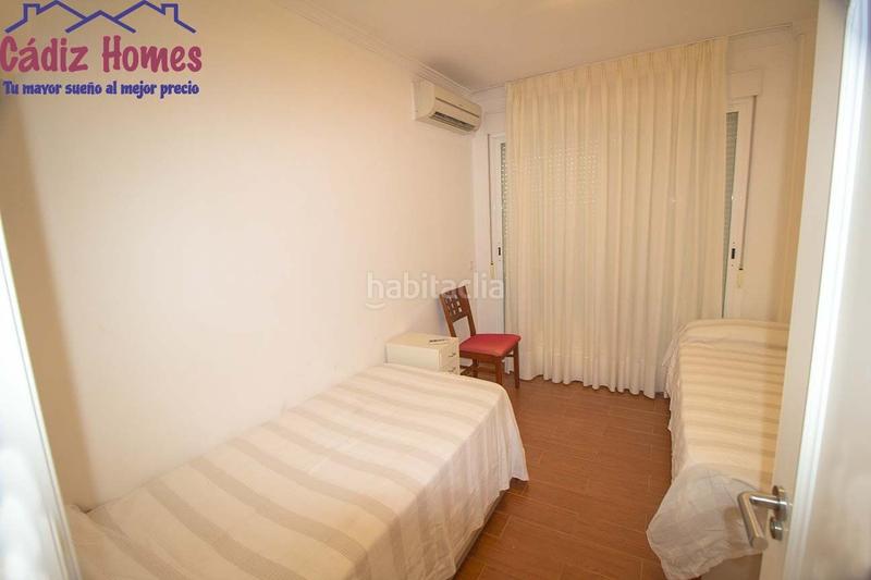 Foto d28316d6-9a29-429d-ac29-d0ba354e736d. Piso frontal al mar con amplísima y espectacular terraza en Cádiz