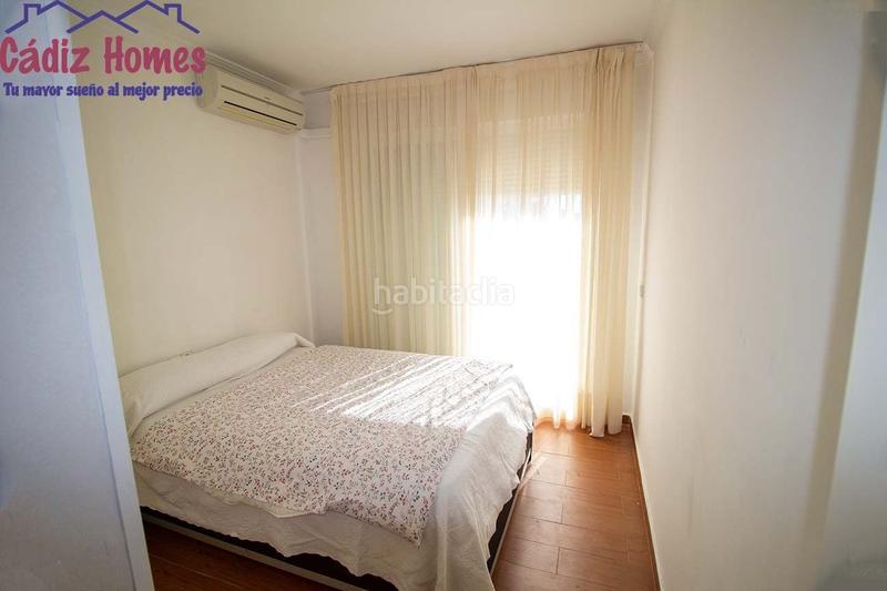 Foto dab25904-a47f-4fa0-8995-ba35619bc43f. Piso frontal al mar con amplísima y espectacular terraza en Cádiz