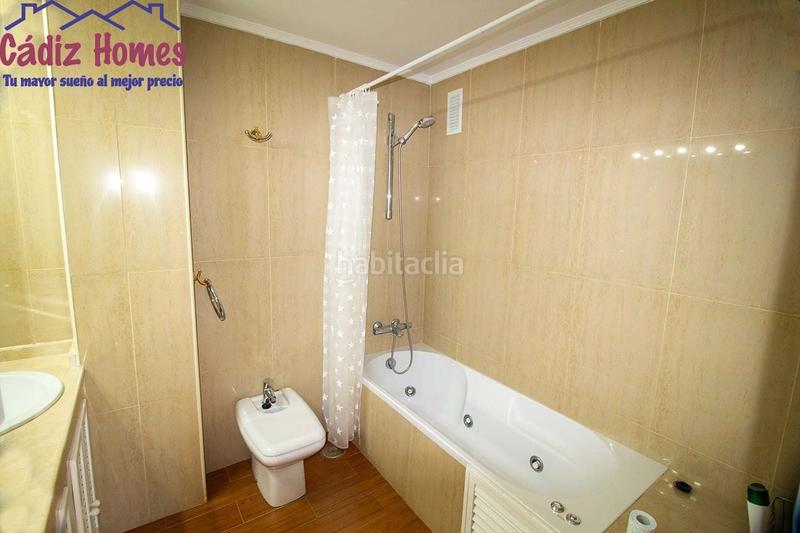 Foto ef9d22be-00cd-4021-9131-4031dc7bce46. Piso frontal al mar con amplísima y espectacular terraza en Cádiz