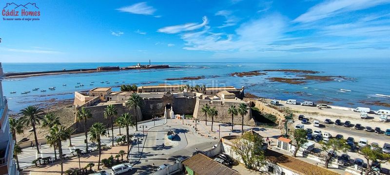 Foto e4de78a9-e8a9-4942-ba85-b639e7003b41. Pis amb aparcament a La Caleta - La Viña Cádiz
