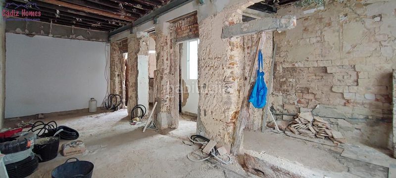 Foto f2749a32-c0ad-47e3-8721-a783817f790d. Pis a Centro Histórico Cádiz