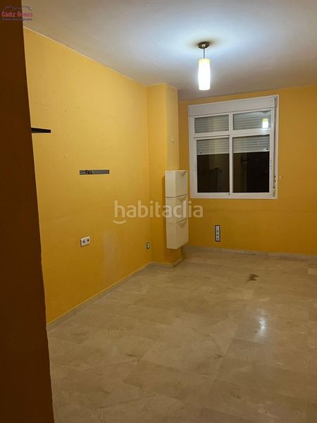 Foto 6d37210f-d10f-4b36-9e31-6b7981a54559. Appartamento con parcheggio in astilleros - la paz - loreto - el corte inglés Cádiz