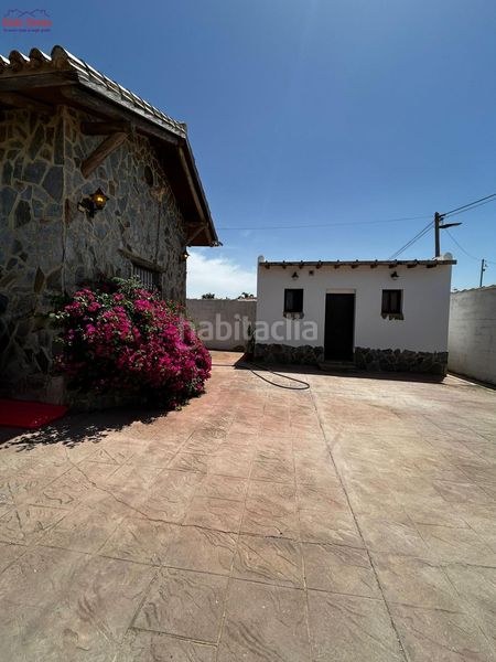 Foto d90c5d74-082f-403a-8215-0ab71fb021a4. Casa a Núcleo urbano Chiclana de la Frontera