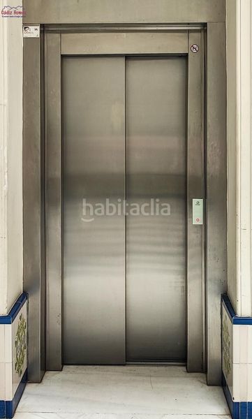 Foto fac64215-776e-4967-9934-46ed7b6ec8af. Pis amb calefacció a Centro Histórico Cádiz