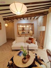 Pis a Centro Histórico. Preciosa vivienda reformada decorada y equipada en pleno centro