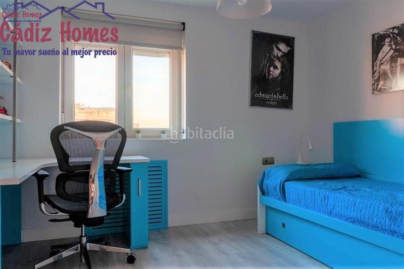 Foto 370d553d-9311-45ac-a486-0333f9ac004f. Piso vivienda frontal al mar con garaje en Paseo Marítimo - San José - La Laguna Cádiz