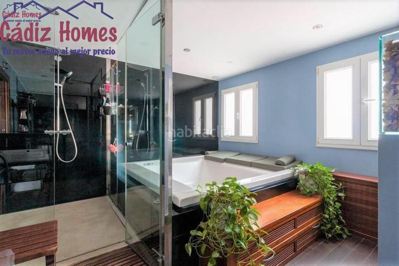 Foto 96028d4e-9bec-4baf-b7c5-c425dbc70c67. Piso vivienda frontal al mar con garaje en Paseo Marítimo - San José - La Laguna Cádiz