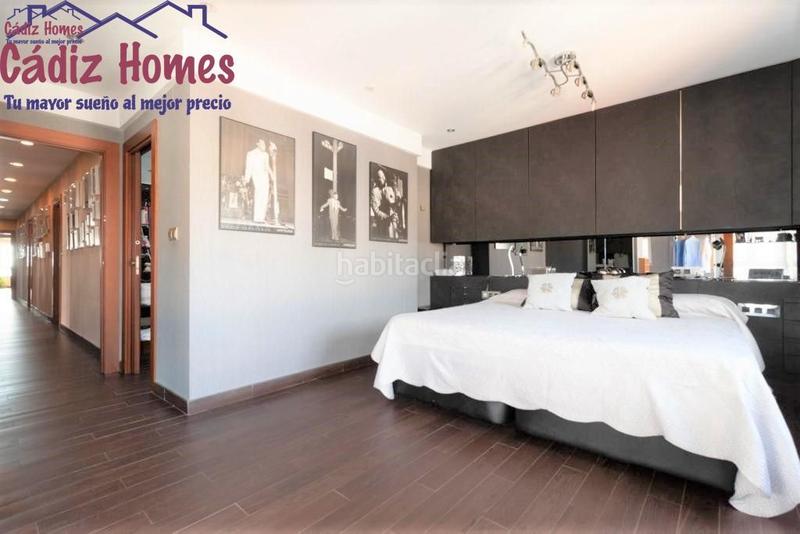 Foto b5ec61e0-2668-4090-8861-5c19042cd6ae. Piso vivienda frontal al mar con garaje en Paseo Marítimo - San José - La Laguna Cádiz