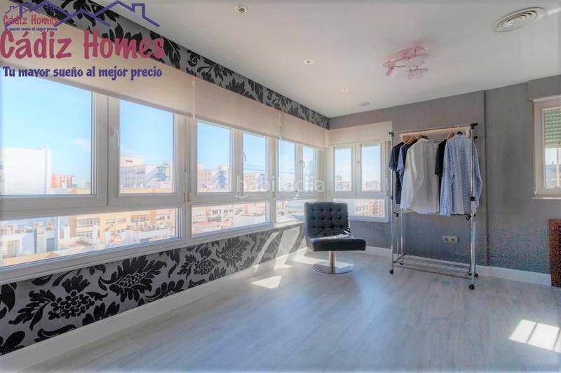 Foto df3f0aa9-7b28-43ea-8a51-07f8d3b59485. Piso vivienda frontal al mar con garaje en Paseo Marítimo - San José - La Laguna Cádiz