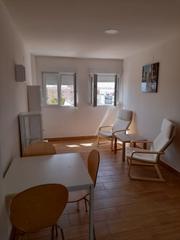 Location Appartement  Carrer espartero. Visitas a partir 5 de agosto. inmueble amueblado bien situado.
