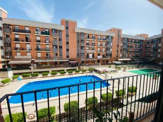 Location Appartement  Carrer mestre miguel buendía. Amplio inmueble próximo a ceu san pablo y metro