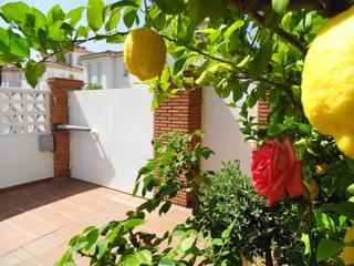 Casa aparellada a Peligros. Tu nuevo hogar en monteluz comodidad, eficiencia y naturaleza en