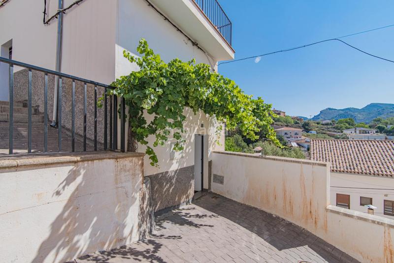 Foto 8533d404-2848-410b-9ccf-1f2c3e2e1165. Casa pareada espectacular casa totalmente reformada en Quéntar