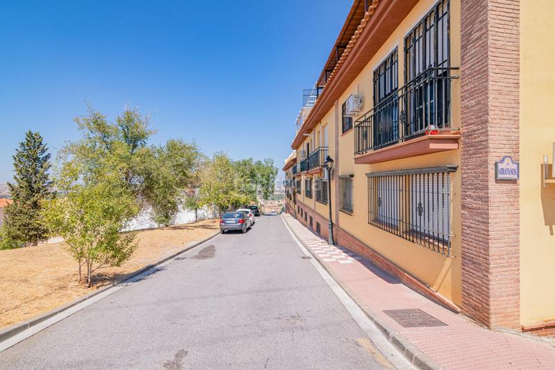 Foto 8afcd1fd-8c0b-4f98-b3de-3f4a6326b57a. Attico con riscaldamento parcheggio in Cájar