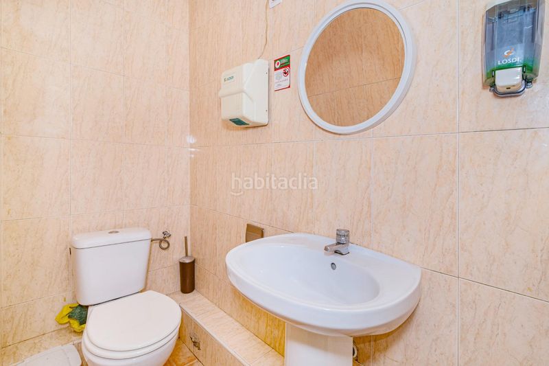 Foto 511b837a-f739-4fbd-b81d-590dea43d939. Business premise in calle isaac albeniz 12 in Plaza de Toros Granada