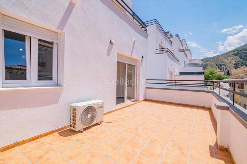 Foto c2258294-39d3-4e98-926c-d69255df2aa7. Pis amb calefacció piscina a Pinos Genil