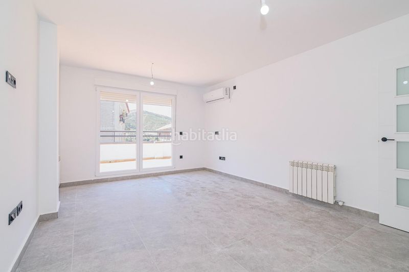 Foto f4096245-5c88-4782-ad6b-95134a83d7aa. Pis amb calefacció piscina a Pinos Genil