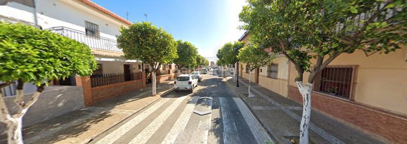Foto fbf18d05-b9c0-4695-84b0-dd7f18741c6c. Casa adossada a Torre de la Reina Guillena