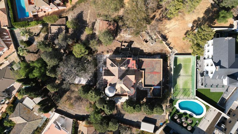 Foto c551ca97-d1ee-4254-89d1-7aa743d5a0a9. Xalet amb aparcament a Centro Huelva