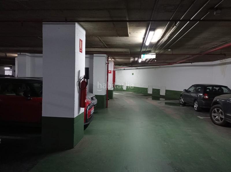 Foto 124b3b4d-5b25-49af-a5fe-a340b26093f9. Parking coche en Reina Victoria - Matadero Huelva