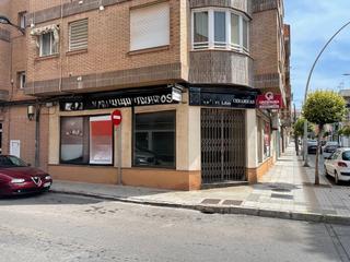 Local Comercial a Carrer joan baptista llorens 125. Local comercial listo para entrar