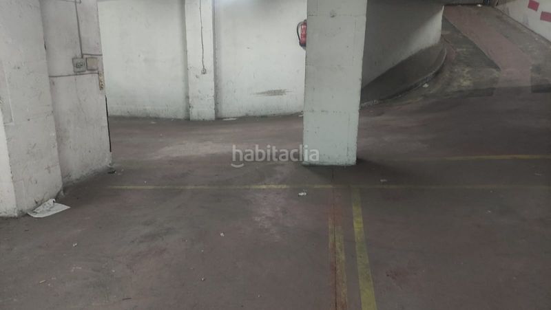 Foto 9123262f-54f3-4e10-b1d8-20bfab7302e6. Autoparkplatz in calle garcía alix 7 in Centro Almería