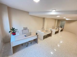 Miete Büro in Carrer de ricard catala abad 25. Comienza tu negocio