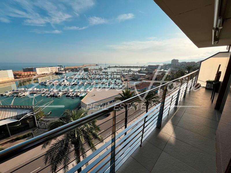 Foto c612fe49-c2f4-4b75-87c5-da6ed8531430. Duplex with heating in Puerto Benicarló